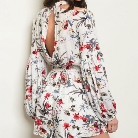 Ivory Floral Romper - Picture 2 of 2